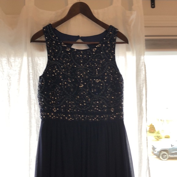 Decode gown size 8 - Picture 7 of 7